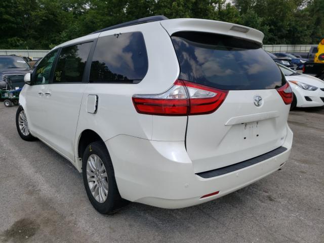 Photo 2 VIN: 5TDYK3DC1FS684713 - TOYOTA SIENNA XLE 