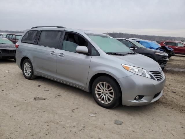 Photo 3 VIN: 5TDYK3DC1GS732163 - TOYOTA SIENNA XLE 