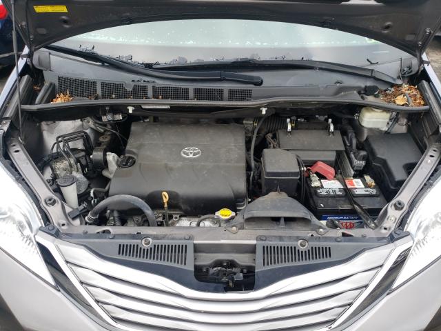 Photo 6 VIN: 5TDYK3DC1GS734740 - TOYOTA SIENNA XLE 