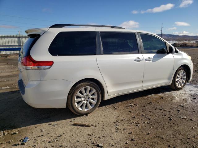 Photo 2 VIN: 5TDYK3DC2BS004716 - TOYOTA SIENNA XLE 