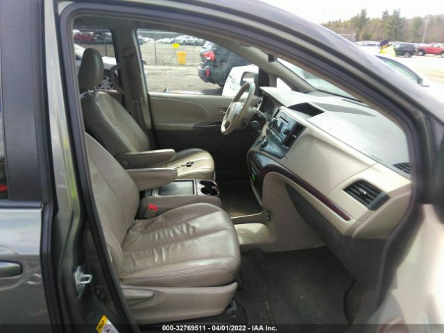 Photo 4 VIN: 5TDYK3DC2BS032483 - TOYOTA SIENNA 