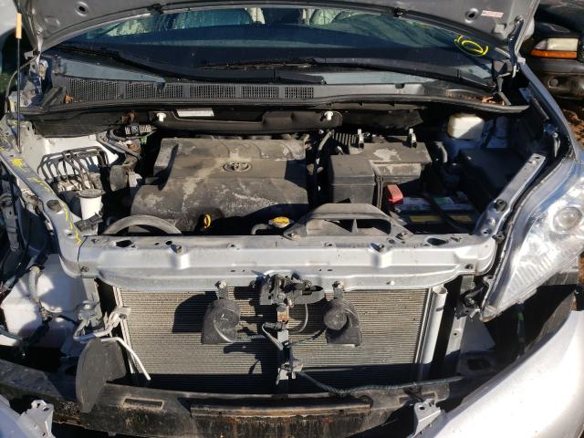 Photo 6 VIN: 5TDYK3DC2BS043872 - TOYOTA SIENNA XLE 