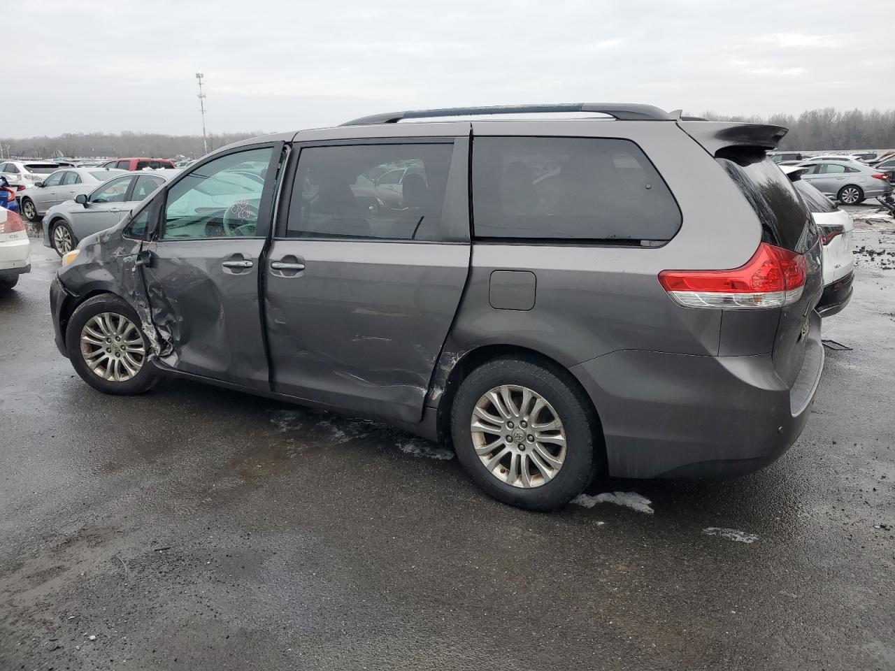 Photo 1 VIN: 5TDYK3DC2BS070313 - TOYOTA SIENNA 