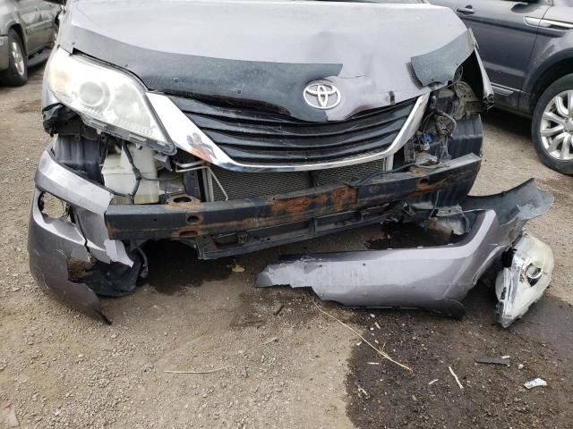 Photo 8 VIN: 5TDYK3DC2BS075981 - TOYOTA SIENNA XLE 