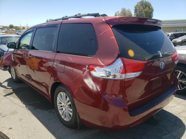 Photo 2 VIN: 5TDYK3DC2BS081568 - TOYOTA SIENNA XLE 