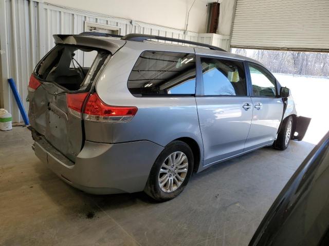 Photo 2 VIN: 5TDYK3DC2BS087368 - TOYOTA SIENNA XLE 