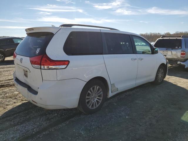 Photo 2 VIN: 5TDYK3DC2BS121597 - TOYOTA SIENNA XLE 