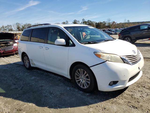 Photo 3 VIN: 5TDYK3DC2BS121597 - TOYOTA SIENNA XLE 