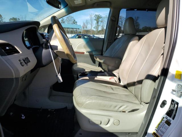 Photo 6 VIN: 5TDYK3DC2BS121597 - TOYOTA SIENNA XLE 