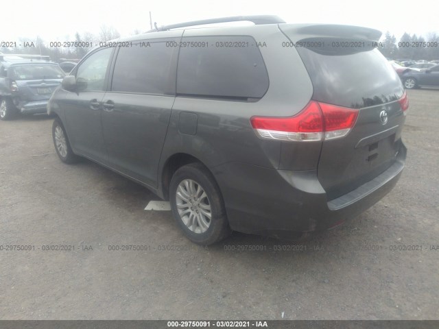 Photo 2 VIN: 5TDYK3DC2BS128470 - TOYOTA SIENNA 