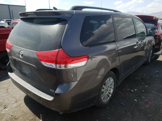 Photo 3 VIN: 5TDYK3DC2BS132616 - TOYOTA SIENNA XLE 