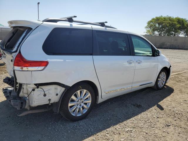 Photo 2 VIN: 5TDYK3DC2BS154907 - TOYOTA SIENNA XLE 