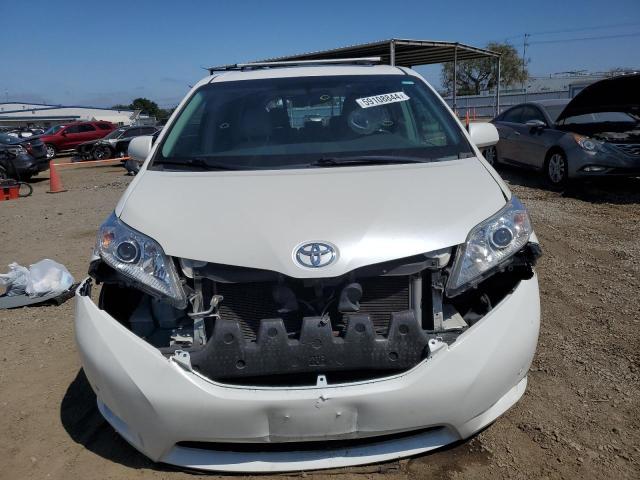 Photo 4 VIN: 5TDYK3DC2BS154907 - TOYOTA SIENNA XLE 