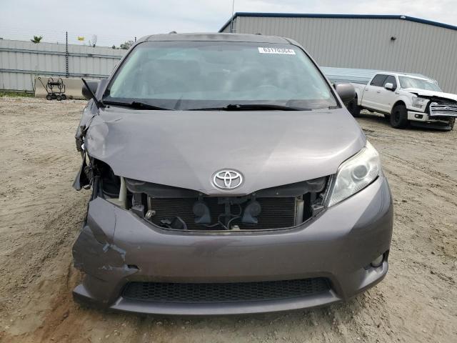 Photo 4 VIN: 5TDYK3DC2BS158780 - TOYOTA SIENNA XLE 