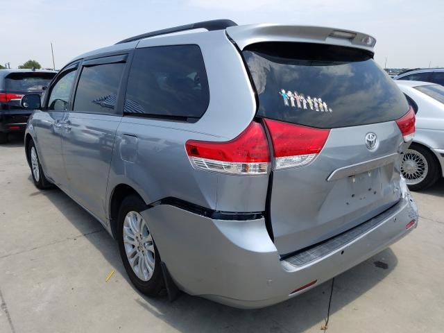 Photo 2 VIN: 5TDYK3DC2BS164708 - TOYOTA SIENNA XLE 