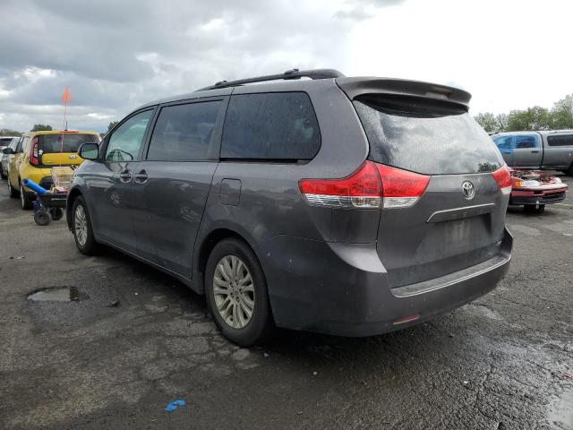 Photo 1 VIN: 5TDYK3DC2BS165891 - TOYOTA SIENNA XLE 