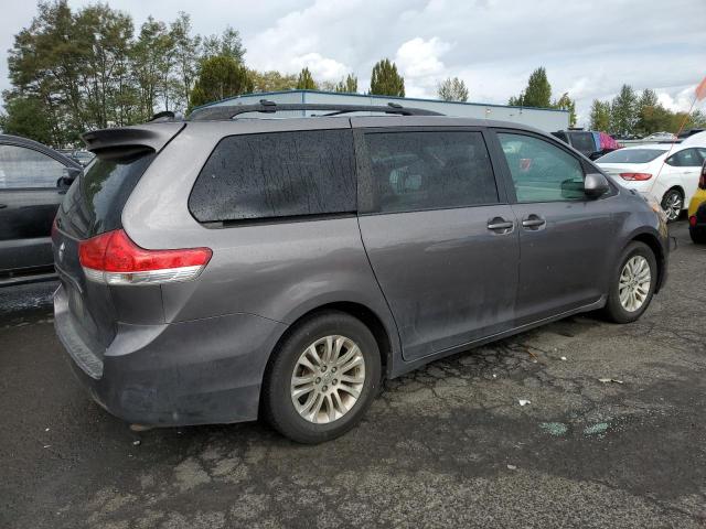 Photo 2 VIN: 5TDYK3DC2BS165891 - TOYOTA SIENNA XLE 