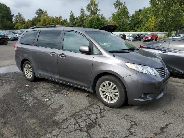 Photo 3 VIN: 5TDYK3DC2BS165891 - TOYOTA SIENNA XLE 