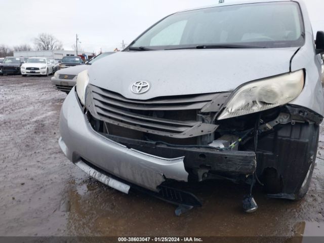 Photo 5 VIN: 5TDYK3DC2CS186614 - TOYOTA SIENNA 