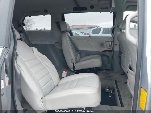 Photo 7 VIN: 5TDYK3DC2CS186614 - TOYOTA SIENNA 