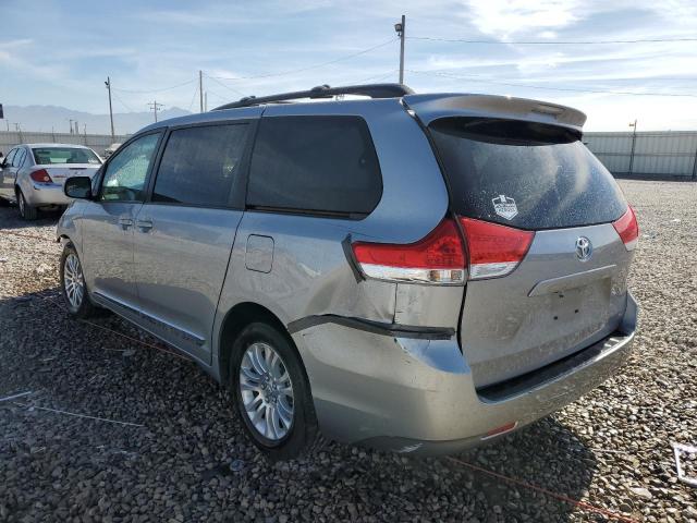 Photo 2 VIN: 5TDYK3DC2CS202259 - TOYOTA SIENNA XLE 