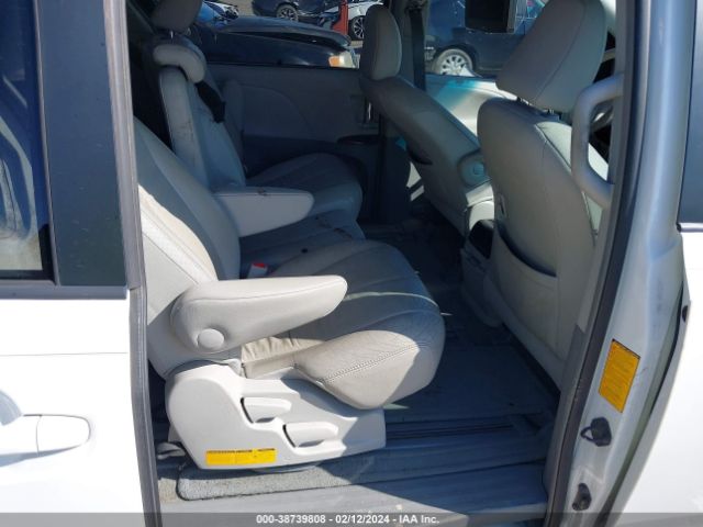 Photo 7 VIN: 5TDYK3DC2CS205324 - TOYOTA SIENNA 