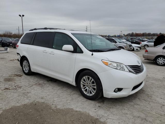 Photo 3 VIN: 5TDYK3DC2CS216324 - TOYOTA SIENNA XLE 