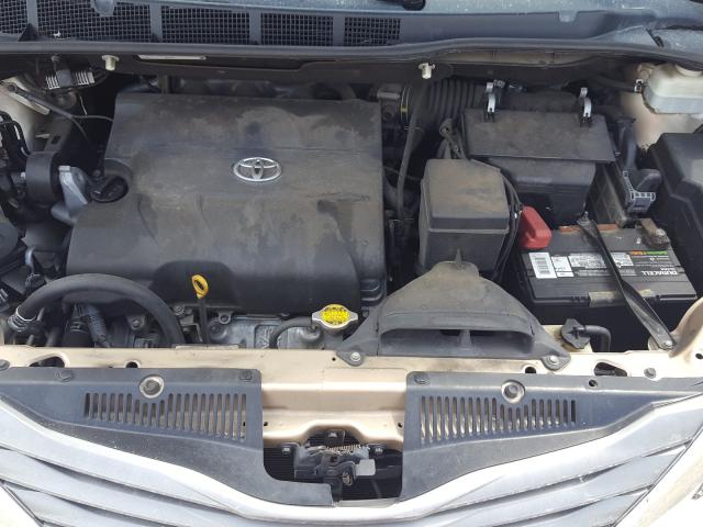 Photo 6 VIN: 5TDYK3DC2CS231728 - TOYOTA SIENNA XLE 