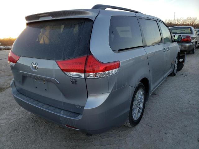 Photo 3 VIN: 5TDYK3DC2CS237304 - TOYOTA SIENNA XLE 