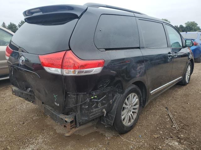 Photo 2 VIN: 5TDYK3DC2CS239389 - TOYOTA SIENNA XLE 