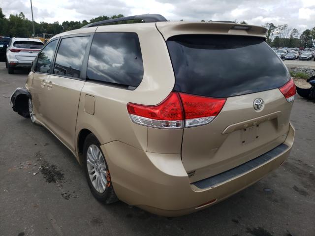 Photo 2 VIN: 5TDYK3DC2CS240154 - TOYOTA SIENNA XLE 