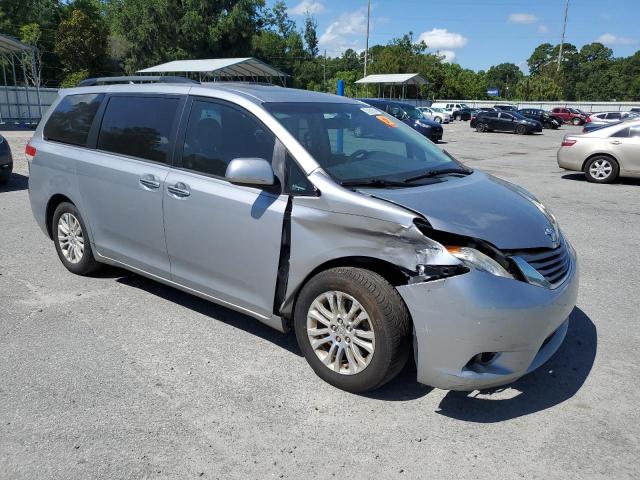 Photo 3 VIN: 5TDYK3DC2CS243135 - TOYOTA SIENNA XLE 