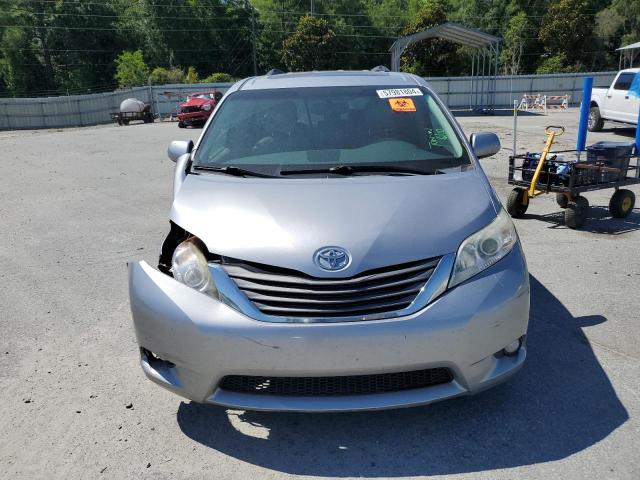 Photo 4 VIN: 5TDYK3DC2CS243135 - TOYOTA SIENNA XLE 