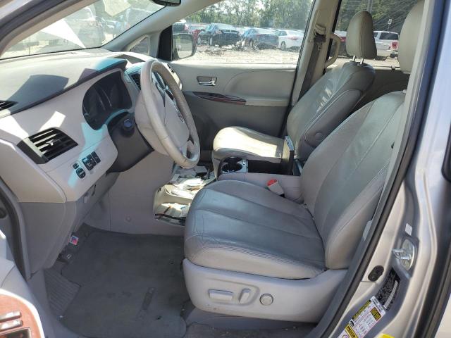 Photo 6 VIN: 5TDYK3DC2CS243135 - TOYOTA SIENNA XLE 