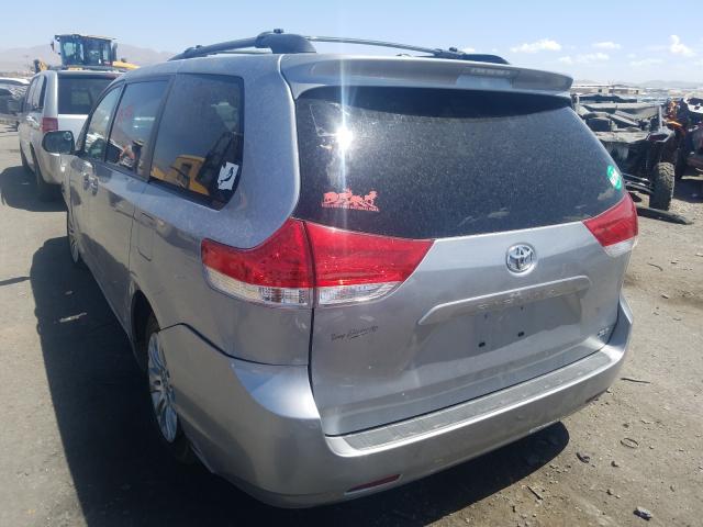 Photo 2 VIN: 5TDYK3DC2CS262171 - TOYOTA SIENNA XLE 