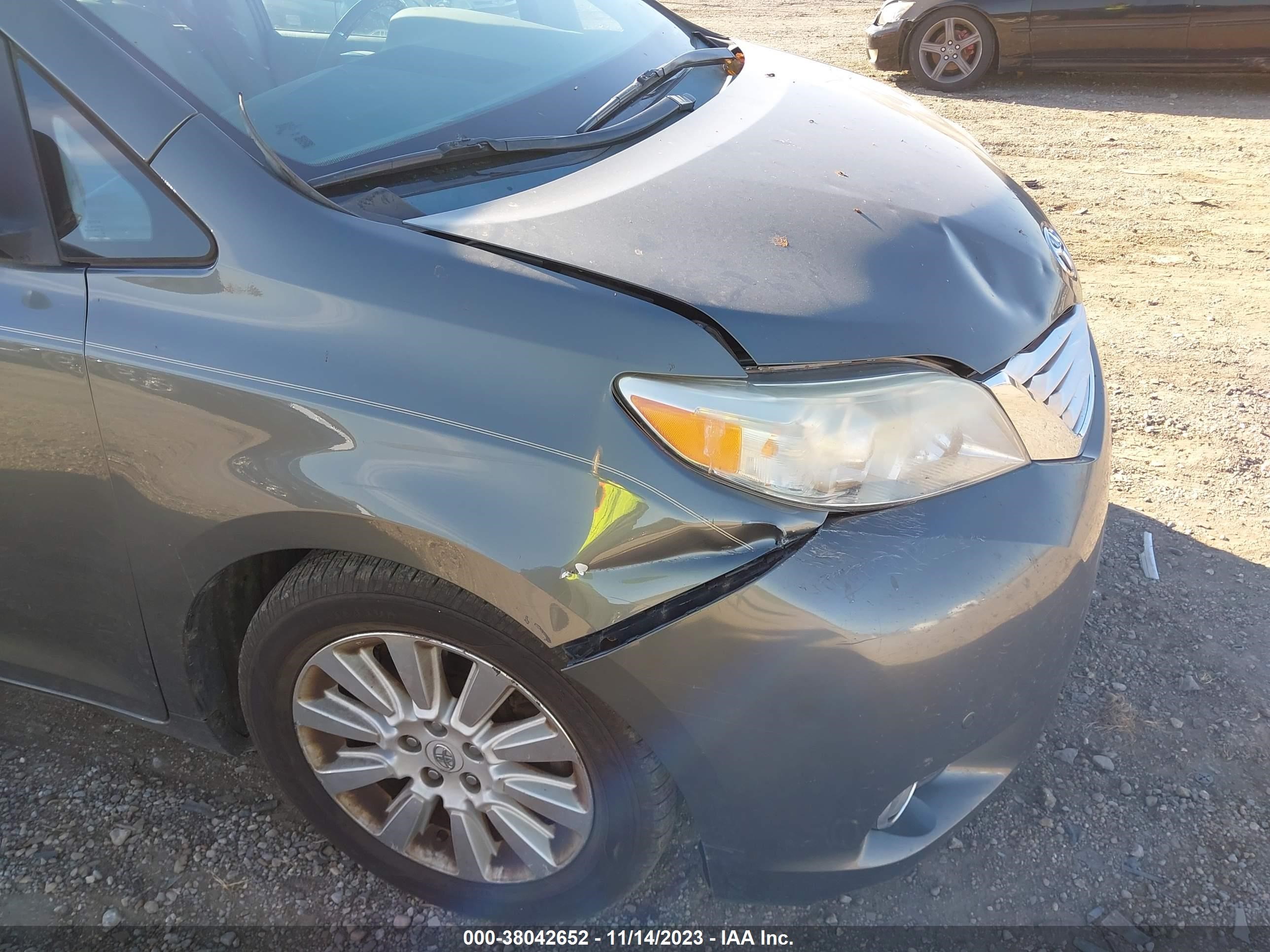 Photo 5 VIN: 5TDYK3DC2CS262235 - TOYOTA SIENNA 