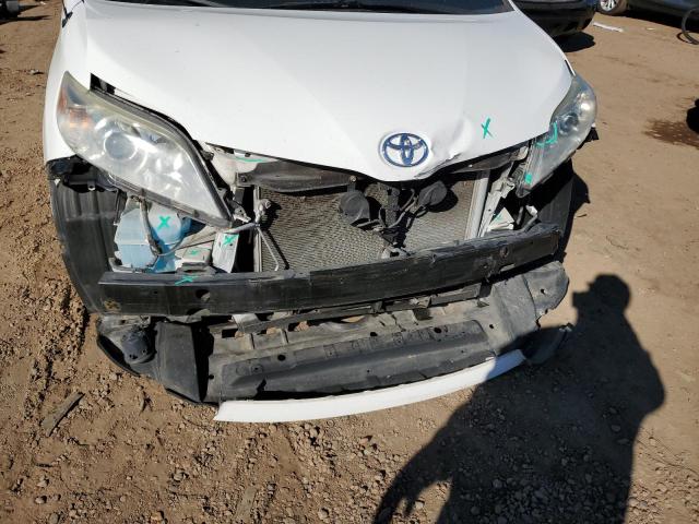 Photo 8 VIN: 5TDYK3DC2CS262476 - TOYOTA SIENNA XLE 