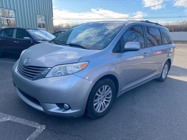 Photo 1 VIN: 5TDYK3DC2CS264342 - TOYOTA SIENNA XLE 