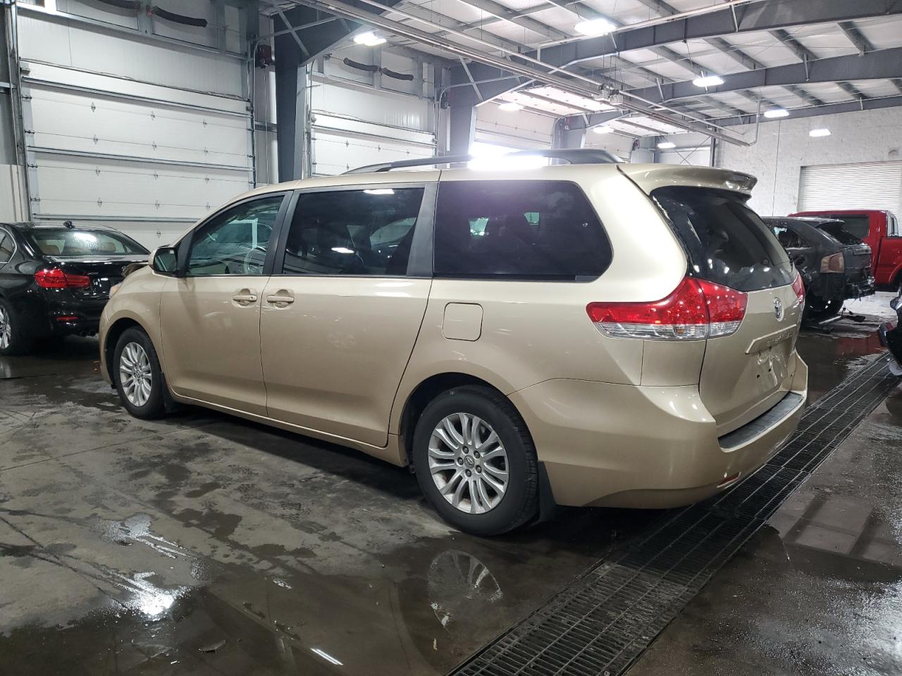 Photo 1 VIN: 5TDYK3DC2CS266947 - TOYOTA SIENNA 