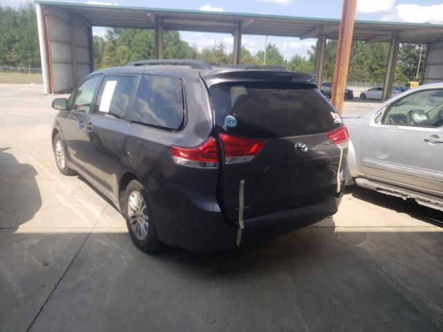 Photo 2 VIN: 5TDYK3DC2CS273722 - TOYOTA SIENNA XLE 