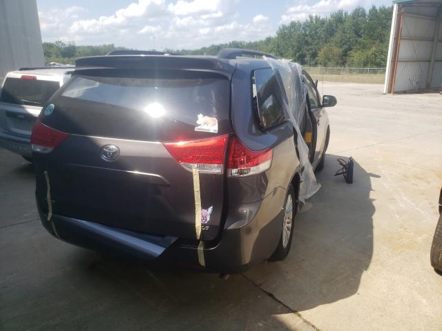 Photo 3 VIN: 5TDYK3DC2CS273722 - TOYOTA SIENNA XLE 