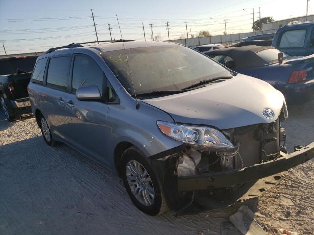 Photo 3 VIN: 5TDYK3DC2CS273851 - TOYOTA SIENNA XLE 