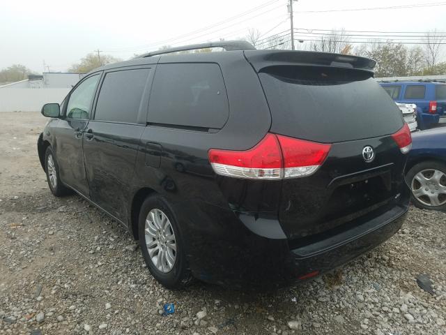 Photo 2 VIN: 5TDYK3DC2CS274112 - TOYOTA SIENNA XLE 