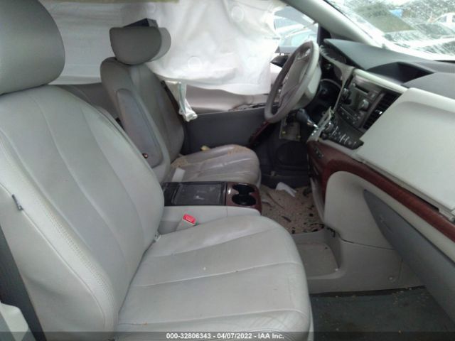 Photo 4 VIN: 5TDYK3DC2DS284690 - TOYOTA SIENNA 