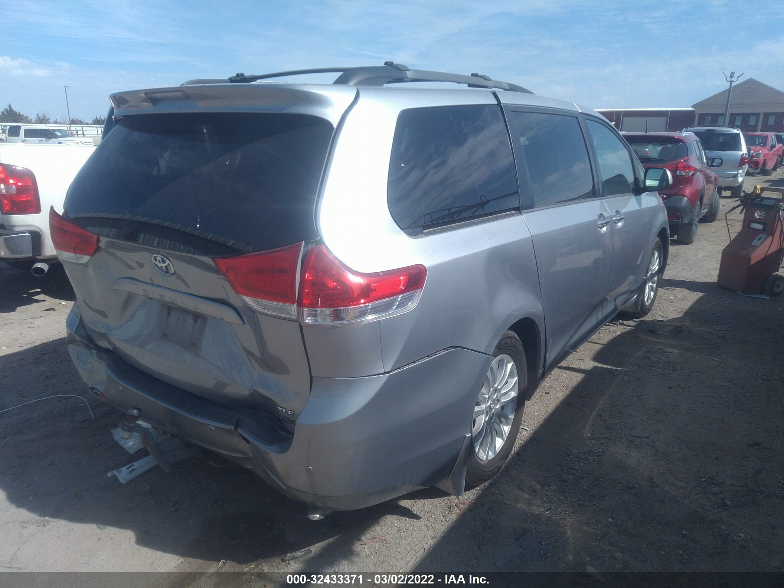 Photo 3 VIN: 5TDYK3DC2DS291168 - TOYOTA SIENNA 