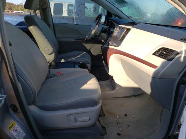 Photo 4 VIN: 5TDYK3DC2DS294457 - TOYOTA SIENNA XLE 