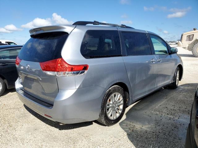 Photo 2 VIN: 5TDYK3DC2DS298699 - TOYOTA SIENNA XLE 