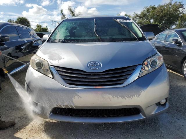 Photo 4 VIN: 5TDYK3DC2DS298699 - TOYOTA SIENNA XLE 