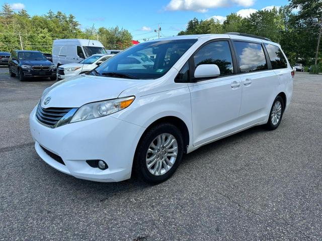 Photo 1 VIN: 5TDYK3DC2DS304923 - TOYOTA SIENNA XLE 