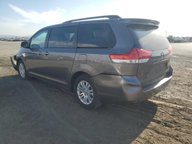 Photo 1 VIN: 5TDYK3DC2DS334794 - TOYOTA SIENNA XLE 